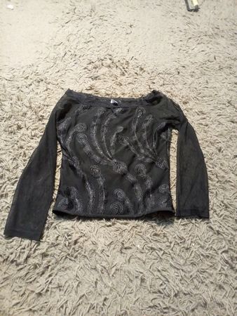 Schwarzes langärmliges Mesh-Top mit Paillettenverzierungen