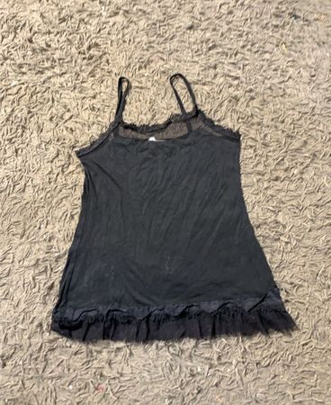 Schwarze Spitzenbesatz-Camisole