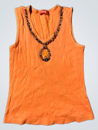 Oranges Tanktop mit verziertem Ausschnitt