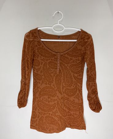 Brauner Paisleydruck Langarm-Top