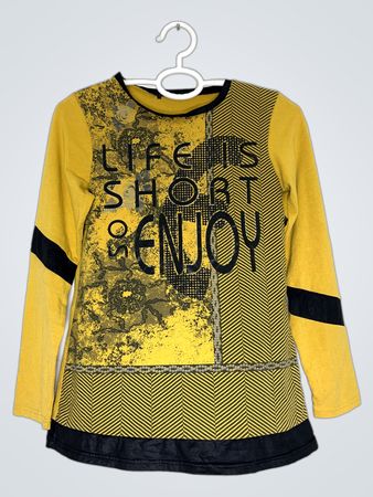 Gelbes Langarmshirt mit Grafik 'Life is Short & Enjoy'