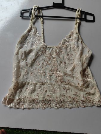 Durchsichtige Spitze-Camisole mit floraler Stickerei