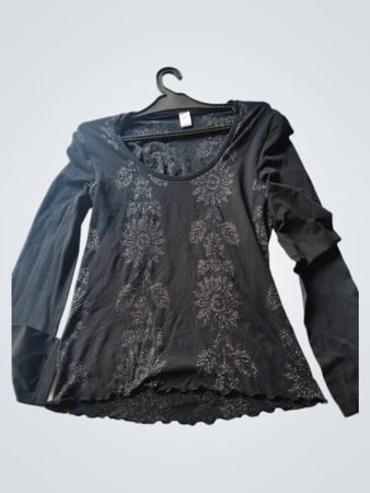Schwarzes Langarmoberteil mit floralem Glitzerprint