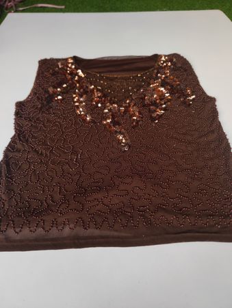 Braunes Perlen-Sequins-Top ohne Ärmel