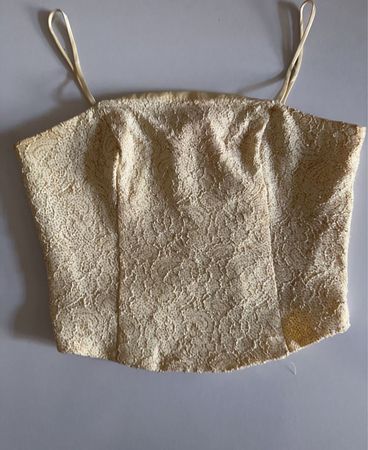 Spitzen-Camisole mit Knöpfen