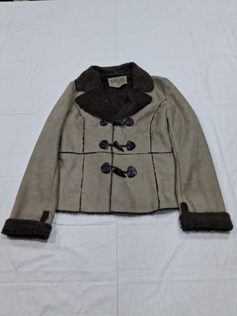 Jaqueta com acabamento de pele de suede 2 Elles