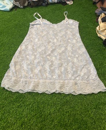 Abito sottoveste in pizzo grigio