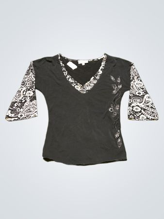 Black and White Paisley Sleeve Top