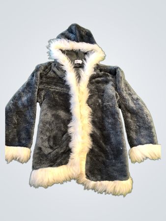 Graue Kunstpelz-Hoodie-Jacke mit weißen Akzenten