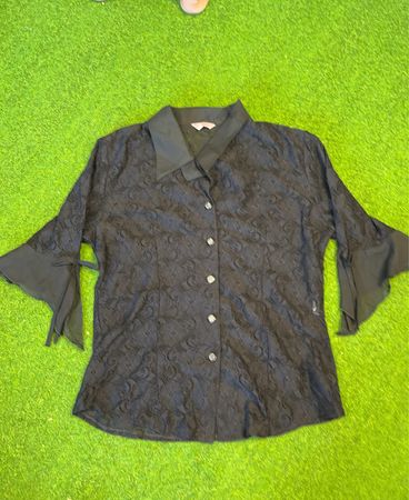 Herstory Black Spitzenbluse mit Glockenärmeln