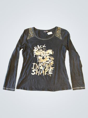 101 IDEES Damen Langarm-T-Shirt in Schwarz mit Aufdruck „BACK TO LOVE INSPIRE SHAPE“ und Nietenverzierung