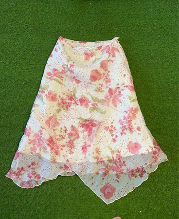 LA BOUTIQUE Jupe à imprimé floral avec ourlet asymétrique