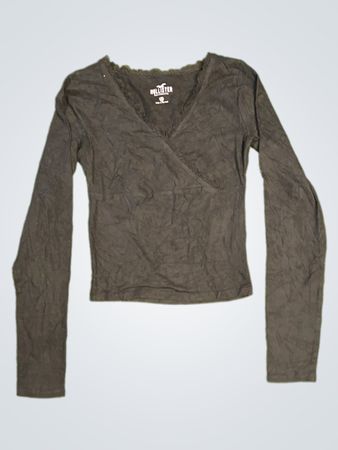 Hollister Black Long-Sleeve Cropped Top