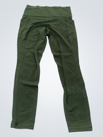 Athleta Salutation Stash Pocket 7/8 Tight