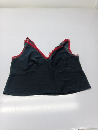 Schwarzes Cami mit rotem Spitzenrand