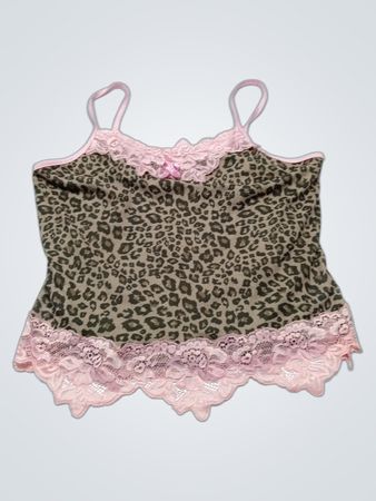 Leoprint-Top mit rosa Spitzenbesatz