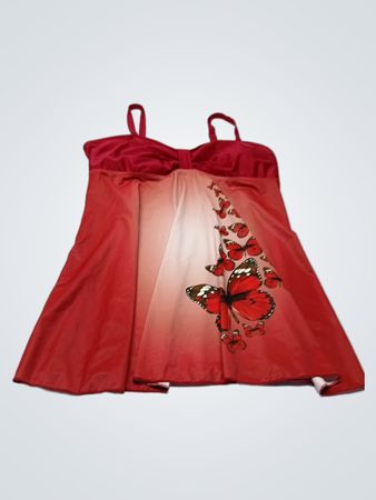 Rotes Kleid mit Schmetterlingsdruck