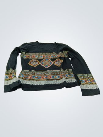 ANXIETY CAFE Schwarzes Langarmshirt mit gesticktem geometrischem Muster
