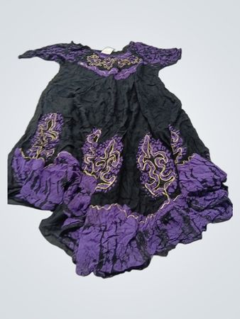 Schwarzes und lila Viskosekleid mit goldenen Stickereien