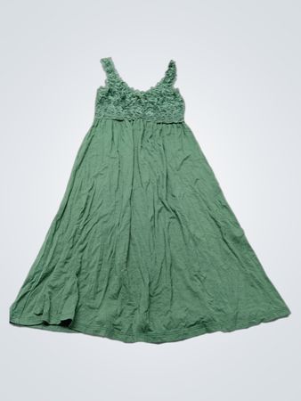 Maxikleid mit grünem Spitzenbesatz