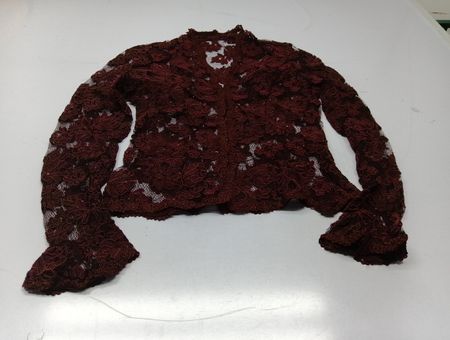 Bordeauxfarbene Spitzenjacke im Cropped-Stil