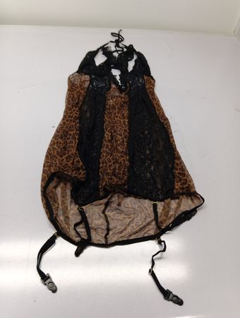 Foreve Leopard Print Babydoll mit schwarzer Spitze und Strümpfen