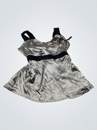 Silberne & schwarze Kleid