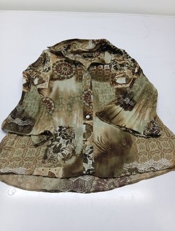 Serenade Women's Printed Button-Up Shirt