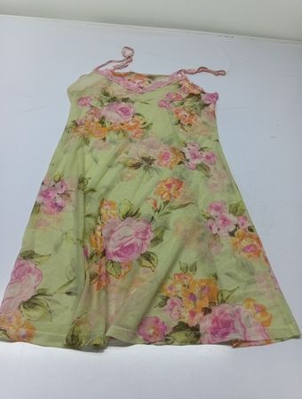 Hellgelbes Blumen-Trägerkleid