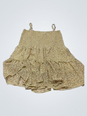 Gelbes, geblümtes Trägerkleid mit Smok-Einsatz und Rüschen
