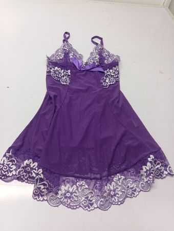 Lila Spitzenbesatz-Babydoll-Nachthemd