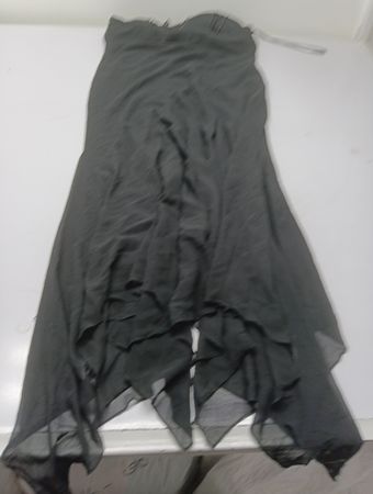 EXPO schwarzes trägerloses, luftig fallendes Kleid
