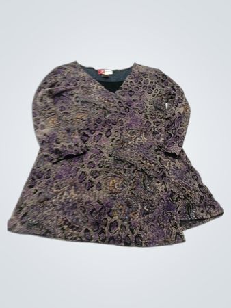 Lila bedrucktes Langarmoberteil
