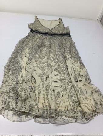 Ärmelloses bedrucktes Damenkleid