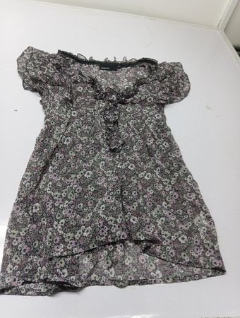 KappAhl Kleid mit Blumenmuster und Rüschen
