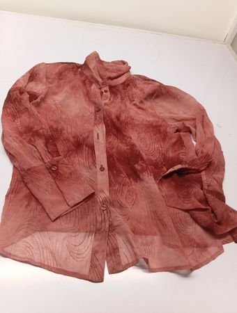 VIDA PETITES Damen Bluse in Rot mit Burnout-Muster und Knopfleiste