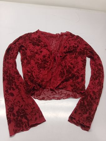 Rotes Netz-Oberteil mit Blumenmuster