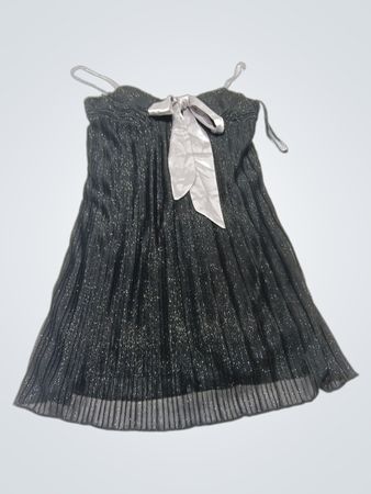 BCX schwarzes plissiertes Kleid mit Schleife