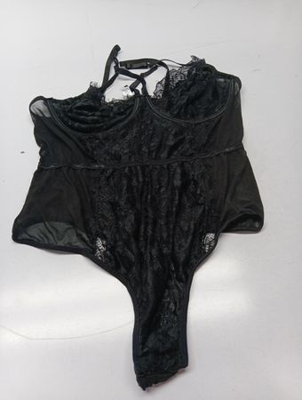 Schwarzer Spitzen-Body (Teddy)