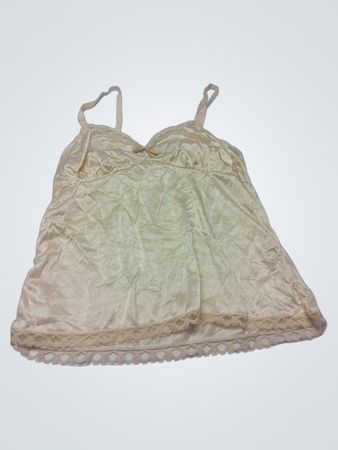 Camisole in Creme mit Spitzensaum
