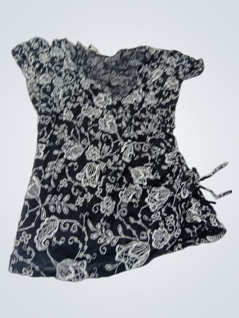 Jessica Black and White Floral Print Top mit Kordelzügen an den Seiten