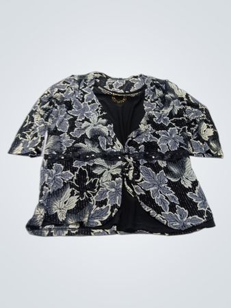 Schwarz-graues Oberteil mit Blumenmuster