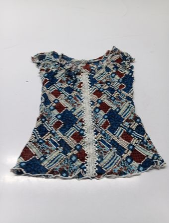 Puppenkleid mit geometrischem Muster