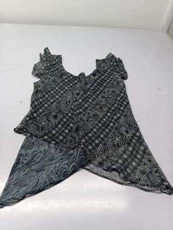 Asymmetrisch gemustertes Top