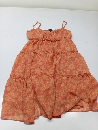 Trixxi mehrlagiges Trägerkleid mit Blumenmuster