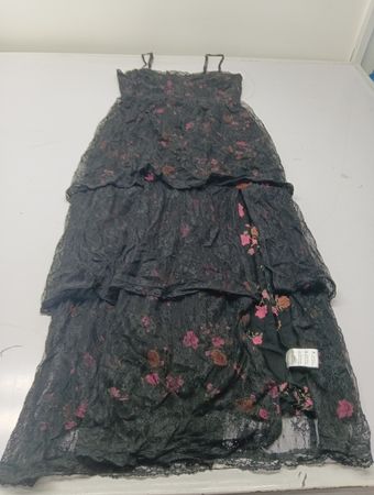 WATER LUXE Stufiges Maxikleid aus floraler Spitze