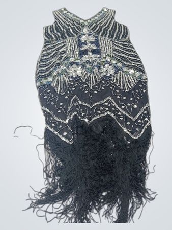 Schwarzes Paillettenkleid im Flapper-Stil mit Fransen