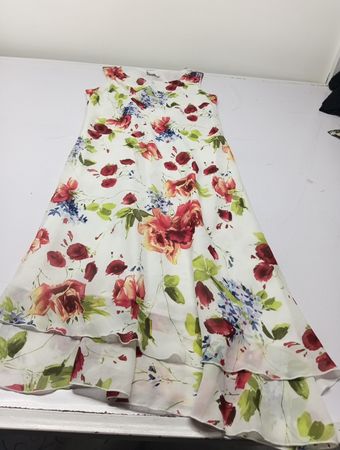 Laura PETITES Blumenkleid mit Blumenmuster