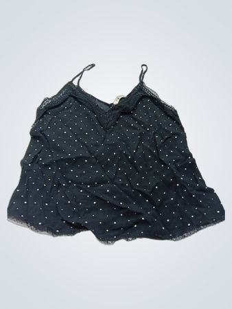 Schwarzes Spitzentop mit weißen Punkten und Spitzenbesatz