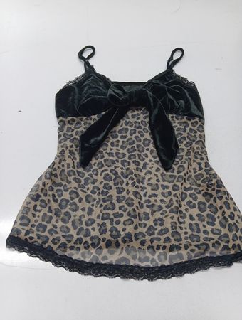 Leoprint-Camisole mit Samtschleife